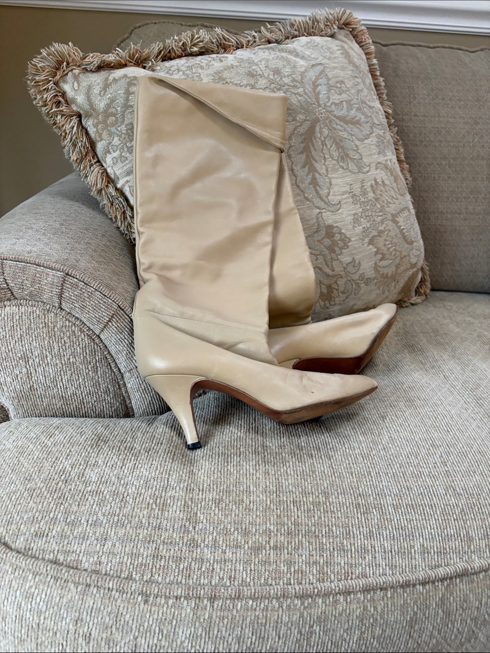 Nina vintage Beige Knee-High Pointed-Toe Heeled Boots
